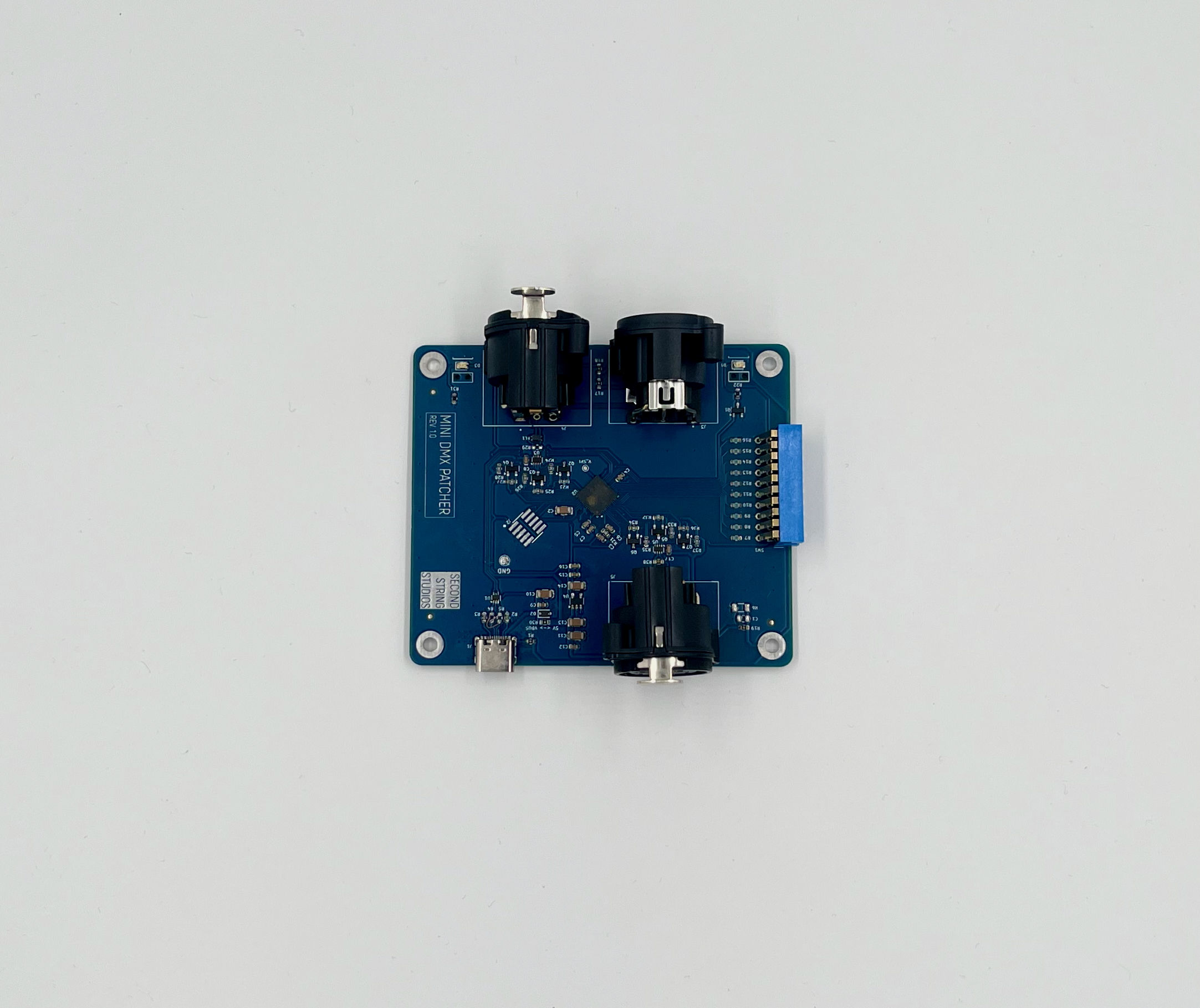 images/2_mini-dmx-patcher_rev-1-0_top.jpeg