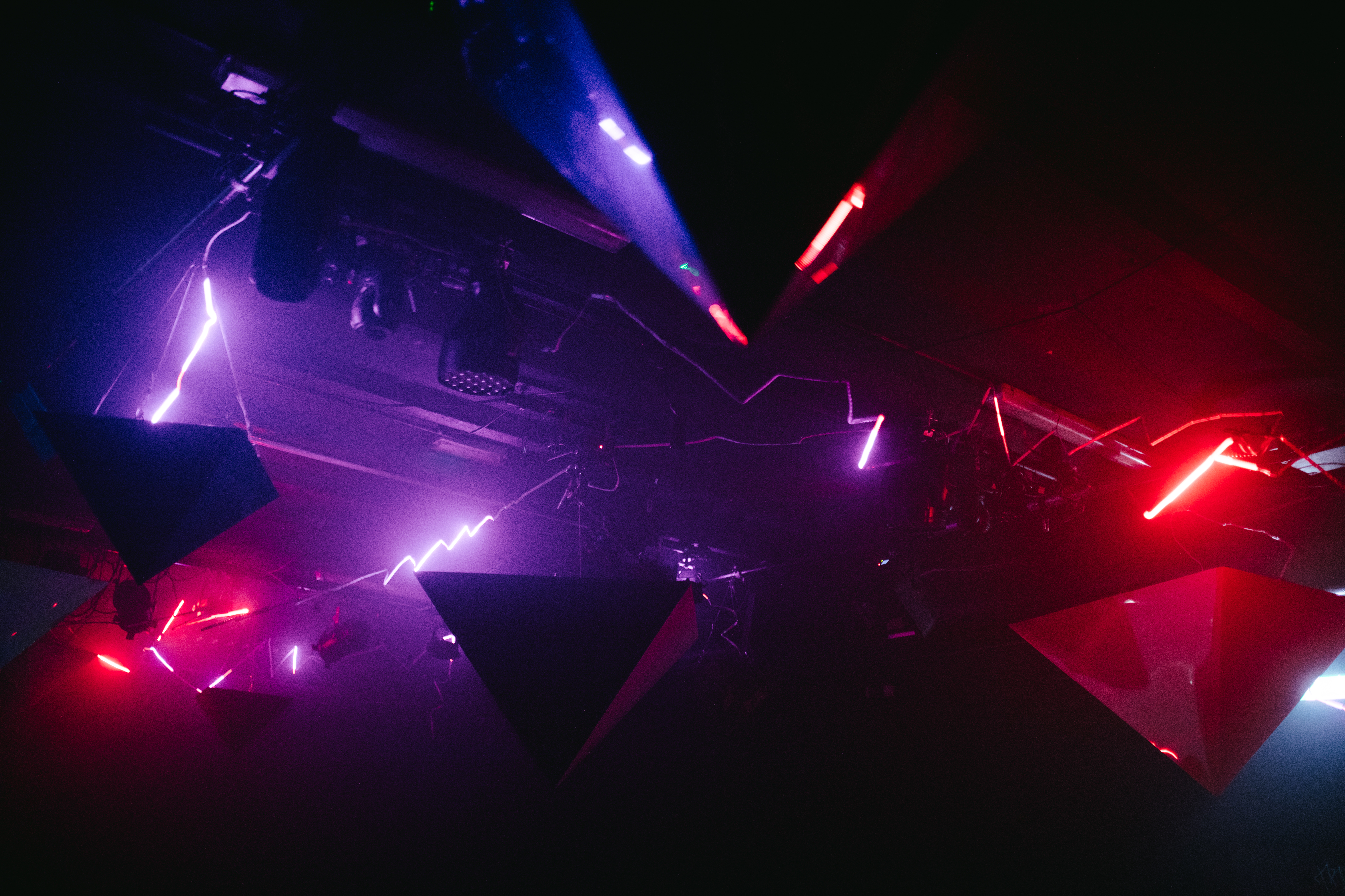 images/6_23-59-prisms-lighting.jpg